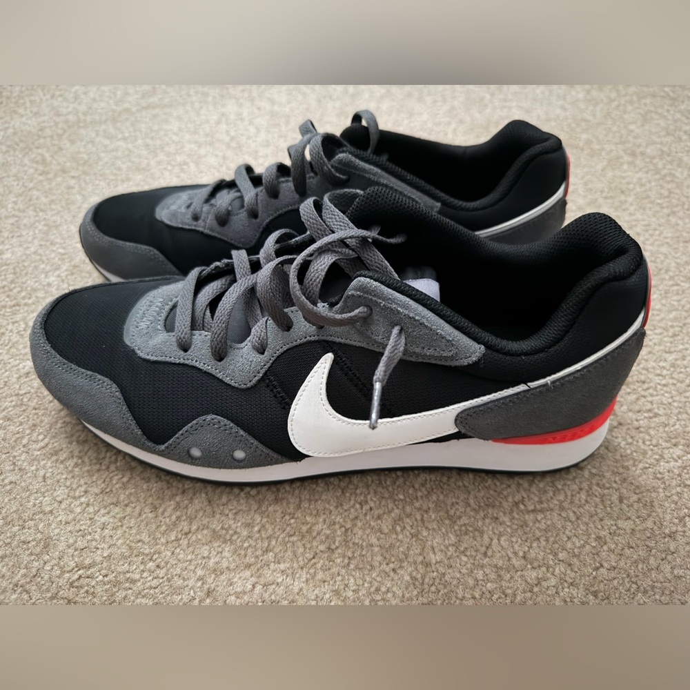 Nike Venture Runner